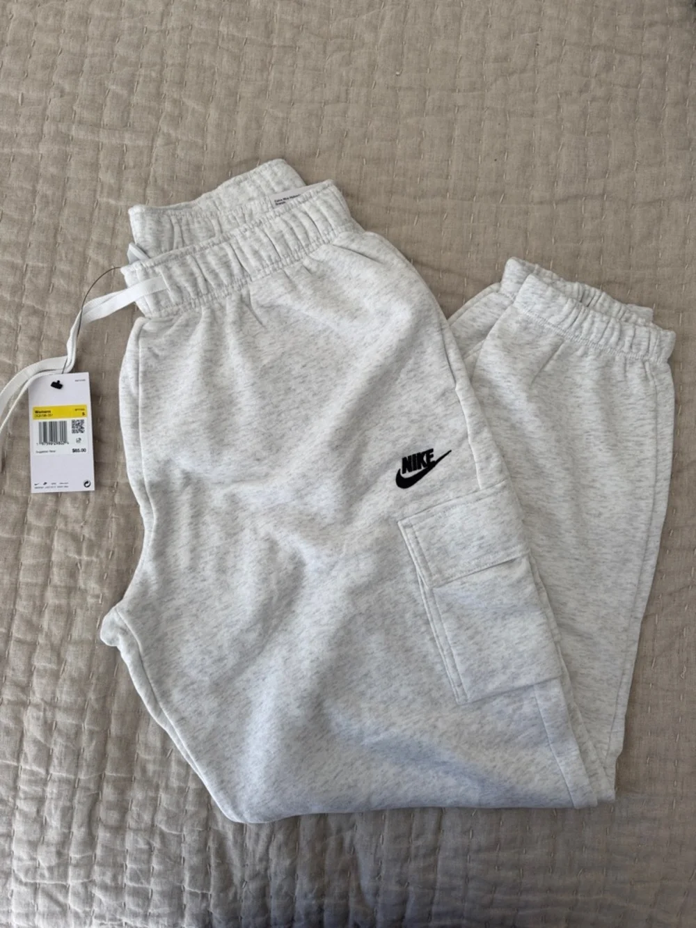 NWT Nike Club Fleece Cargo Sweatpants Women's Small Oversized
